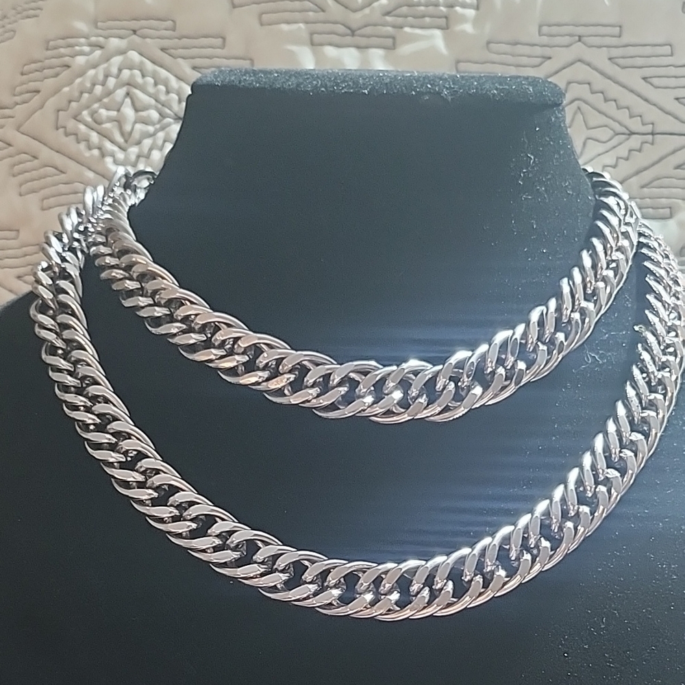 Women With Faux Pearl Silver Chain Necklace